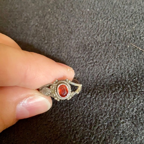 Silver and Garnet Ring "Damaged", Vintage - Picture 2 of 5